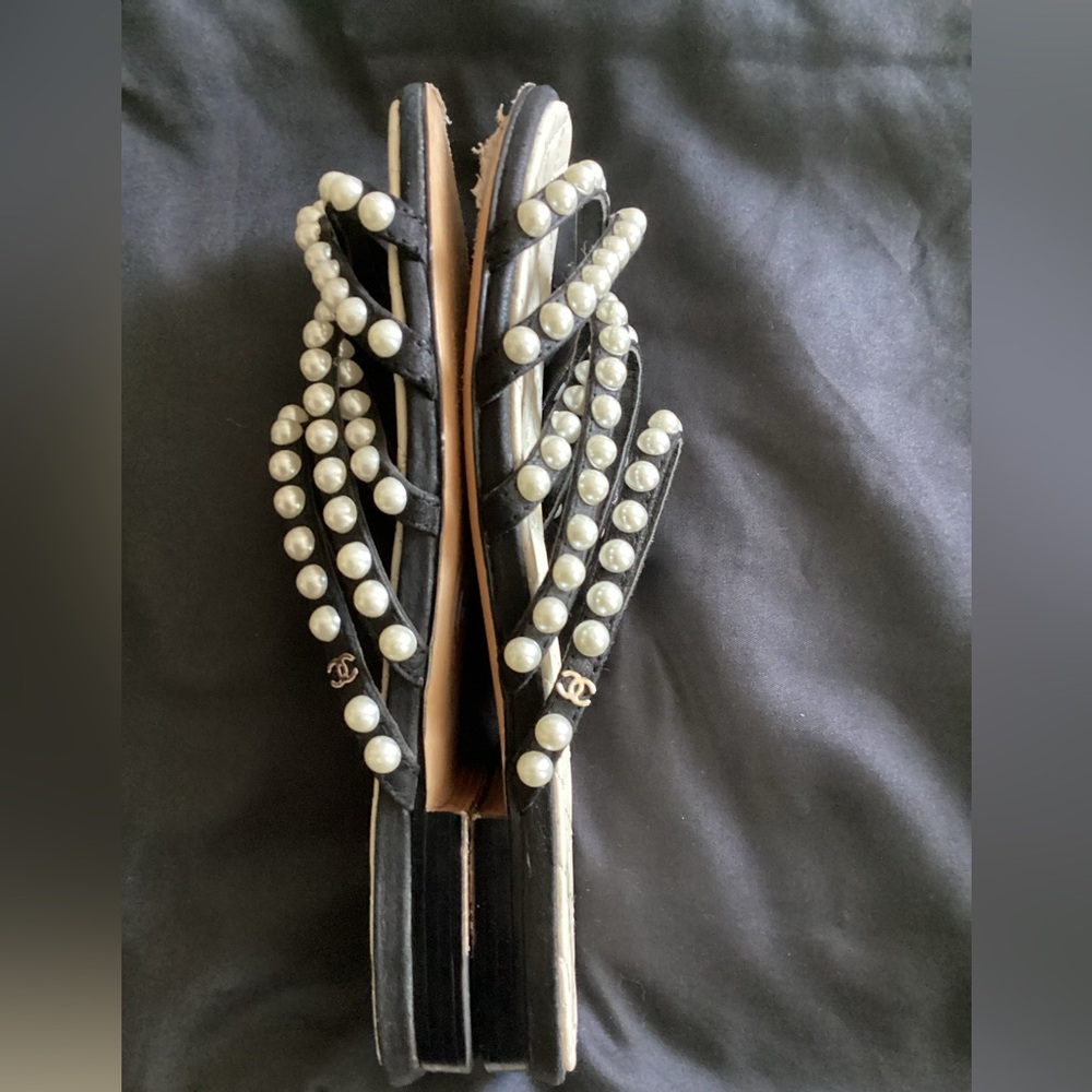 Chanel Black and White Crisscross Sandals with Pearl Embellishments - Picture 8 of 13